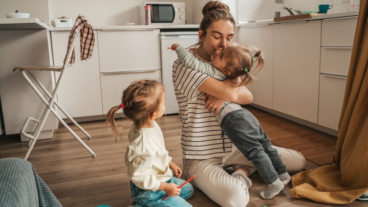 "Mommunes", a trend that seduces single mothers in France