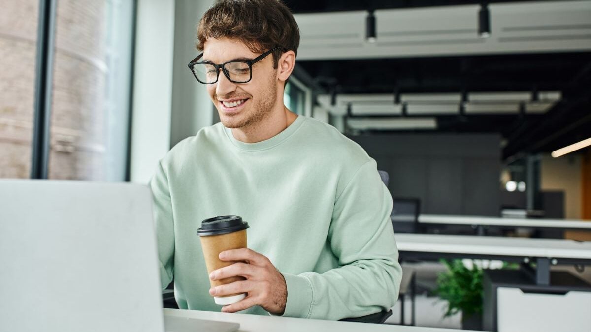 Stress at work: Do you have a difficult task to accomplish? Find out why coffee can help you ...