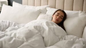 Which duvet to choose this fall? Dr Gérald Kierzek's answers to sleep better