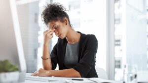 A free smartphone app would reduce migraines by half, according to an American study