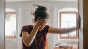 At just 3 years old, he saved his mother from an epileptic seizure: Dr. Gérald Kierzek explains how to react in this situation