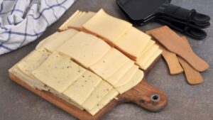 Be careful, three raclette cheeses sold throughout France are contaminated with Listeria