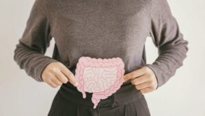 Colorectal cancer: the 4 warning signs revealed by a mother in remission