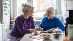 Do you accompany a loved one with Alzheimer's? Here is the standard portrait of caregivers in France and the challenges they face