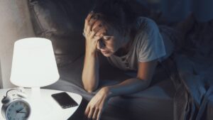 Do you think too much? 5 simple tips to fall asleep easily tonight