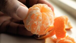 Don't make this mistake again when peeling your tangerine!