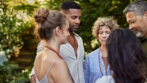Family constellations in the viewfinder of Miviludes: between quest for meaning and risk of deviations