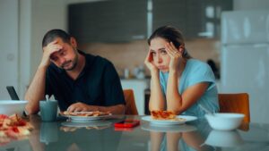 He devours pizza while you're on a diet? Here's what an expert says