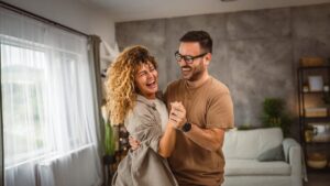 How many hours do you need to spend together per week to be a happy couple, according to science?