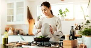 Mystery in the kitchen: why does the feeling of hunger leave us when we have just cooked?