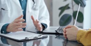 The 5 questions to ask his doctor absolutely, according to Dr Gérald Kierzek