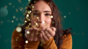 When glitter becomes an infidelity detector