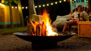 Because of a brazier used indoors, 8 people were poisoned by carbon monoxide