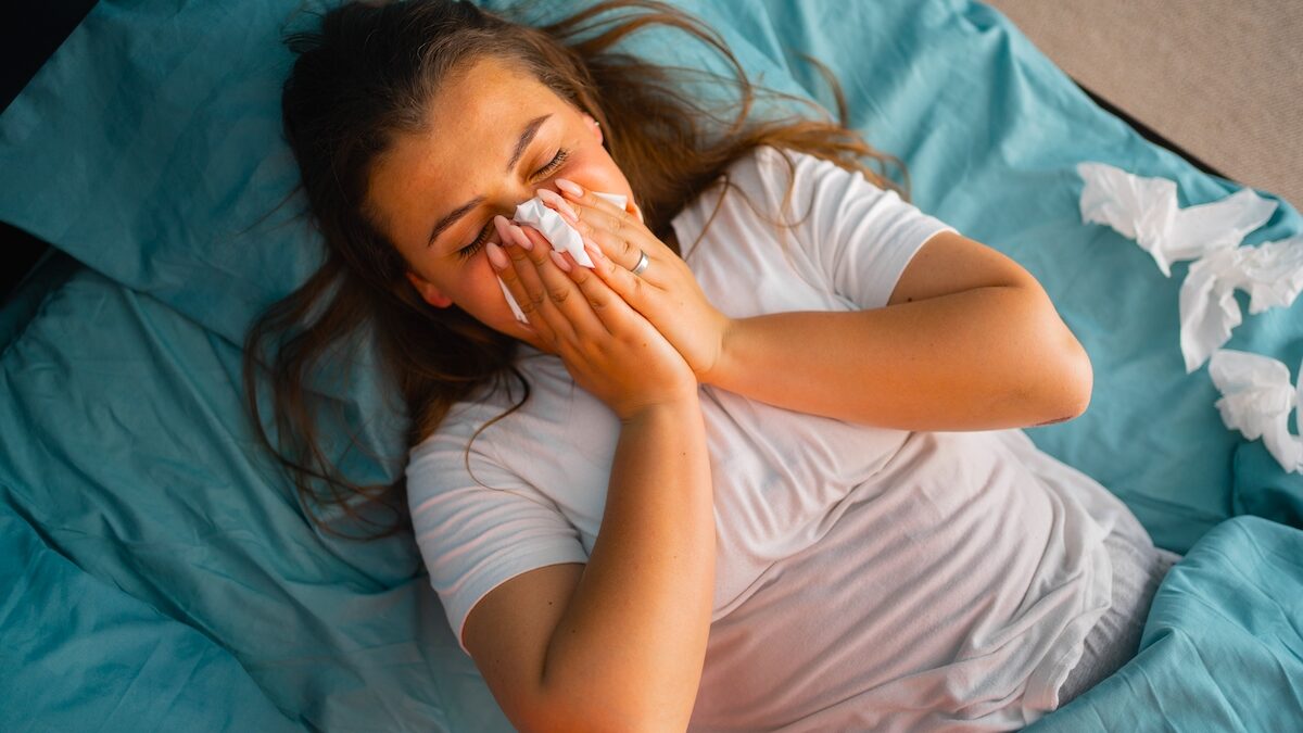 Colds and viruses: is it better to spit or swallow the mucus that clogs you? Dr. Kierzek has the answer