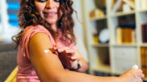 End of warnings for menopause treatments in the United States: what it changes (or not) for us