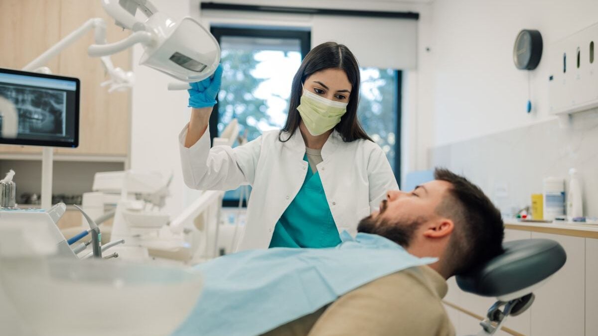Franchise of 4 euros at the dentist: the measure under study which worries caregivers and patients