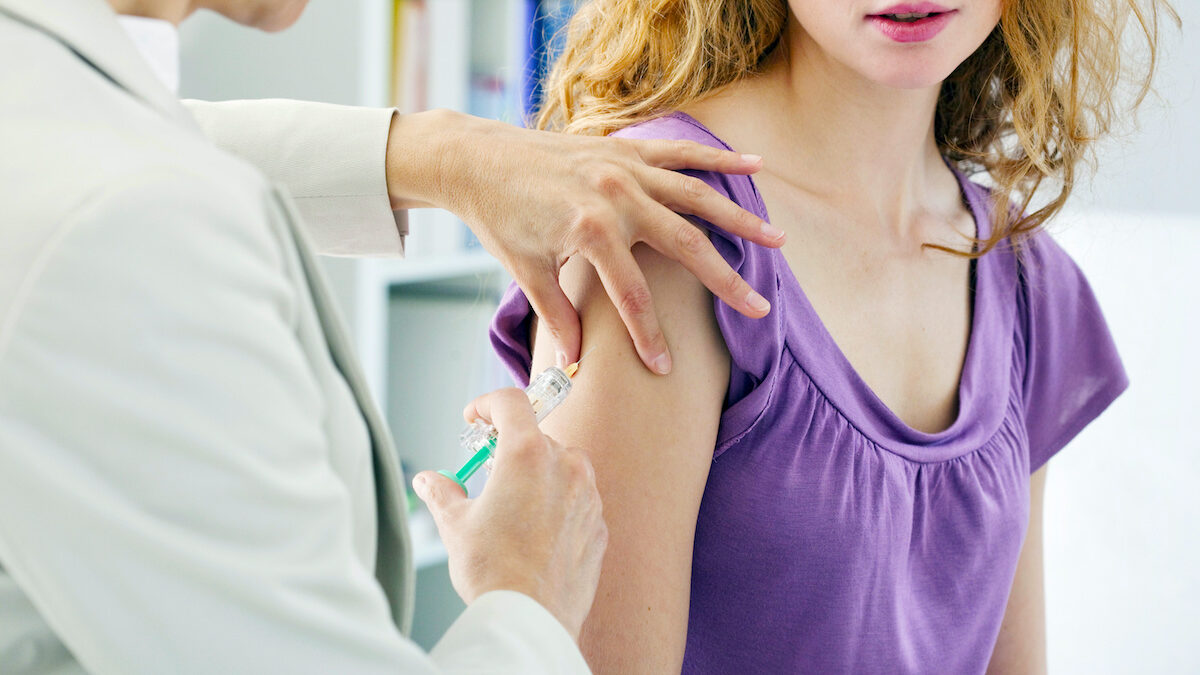 Free vaccination in college: a campaign extended to meningococci to better protect teenagers