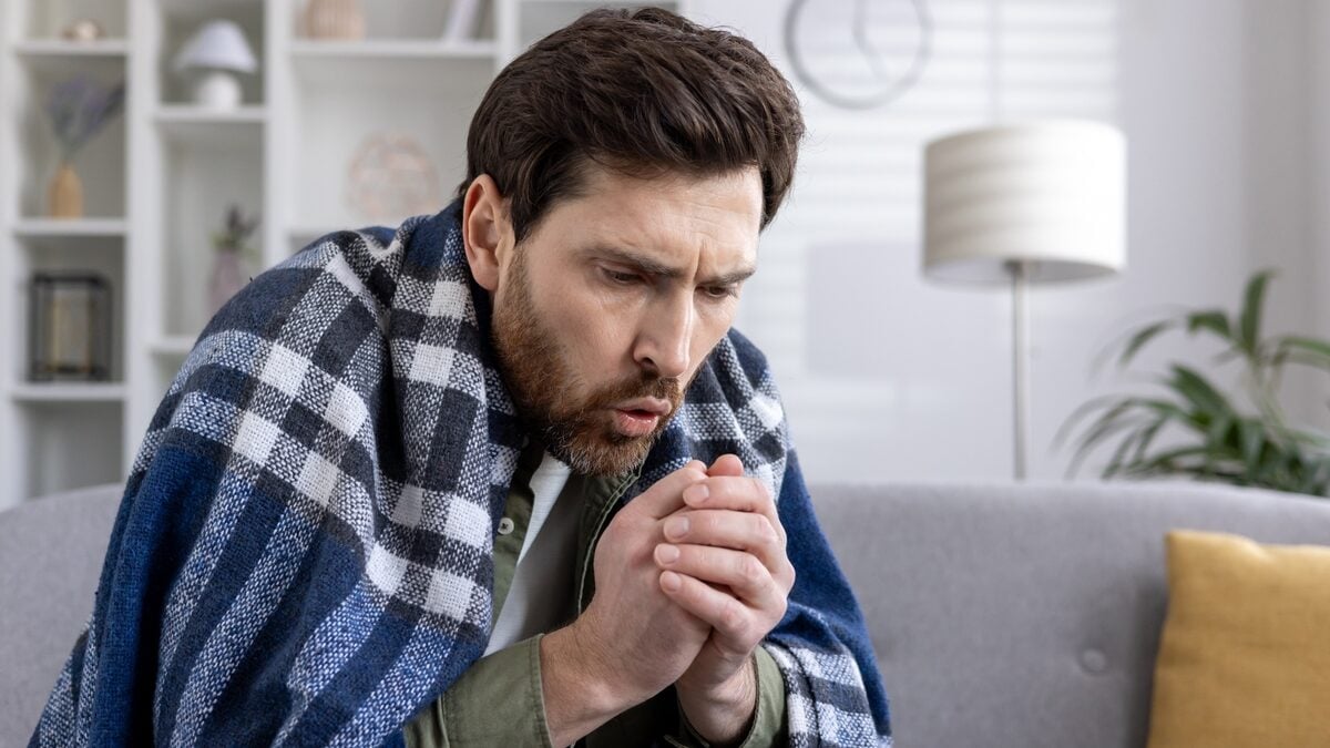 Frozen hands and feet: the physical signs that should alert you according to Dr. Gérald Kierzek