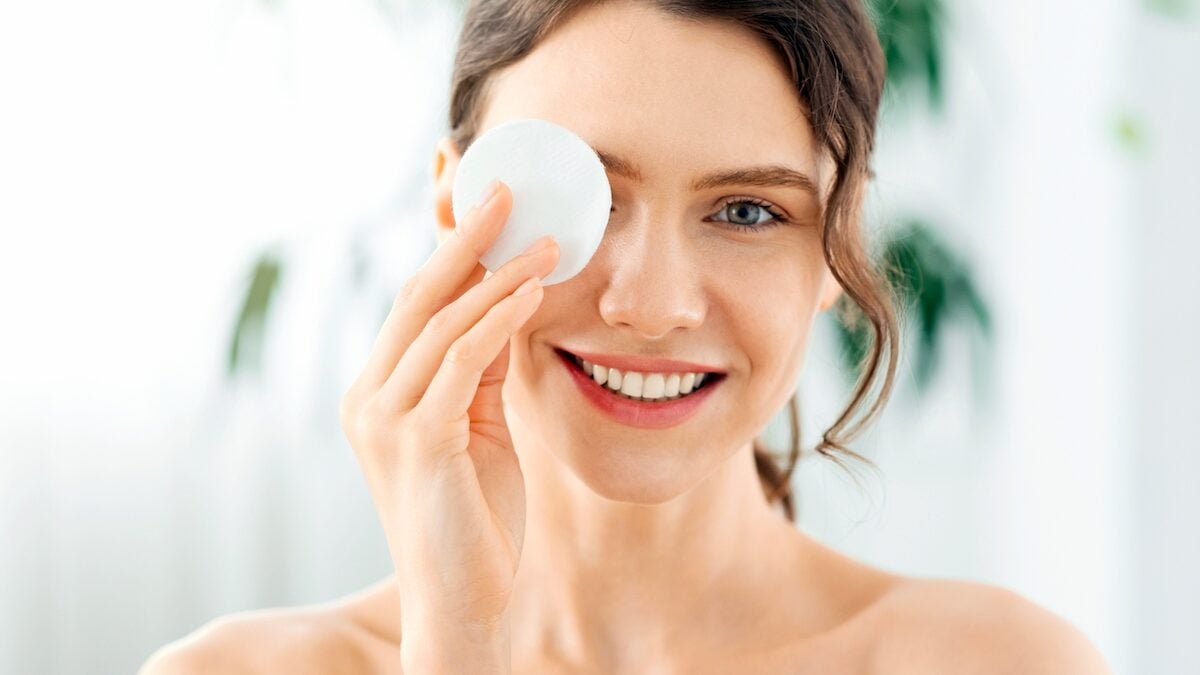 Please note, this express cornflower eye makeup remover is recalled for microbiological non-compliance