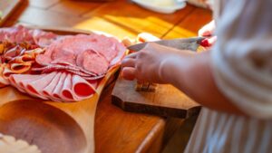Please note, this raclette charcuterie platter sold throughout France is contaminated with salmonella.