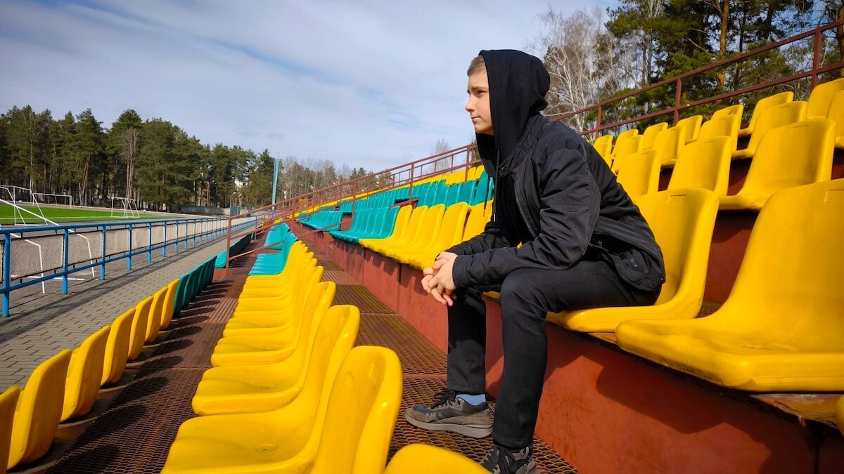 “Stop, mom, I’m not cold!” But why do our teenagers always refuse to put on their coats?