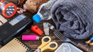 The road survival kit in case of polar cold
