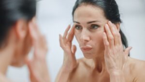 Watch out for these 11 signs your body is aging too fast, says a doctor