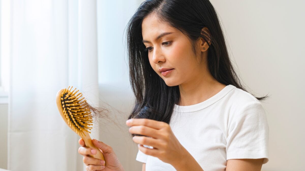 Why your hair falls out more in winter: the causes and anti-hair loss advice from Dr. Kierzek