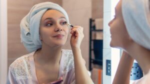 4 beauty profiles that reveal your romantic attachment
