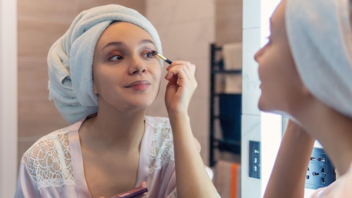 4 beauty profiles that reveal your romantic attachment