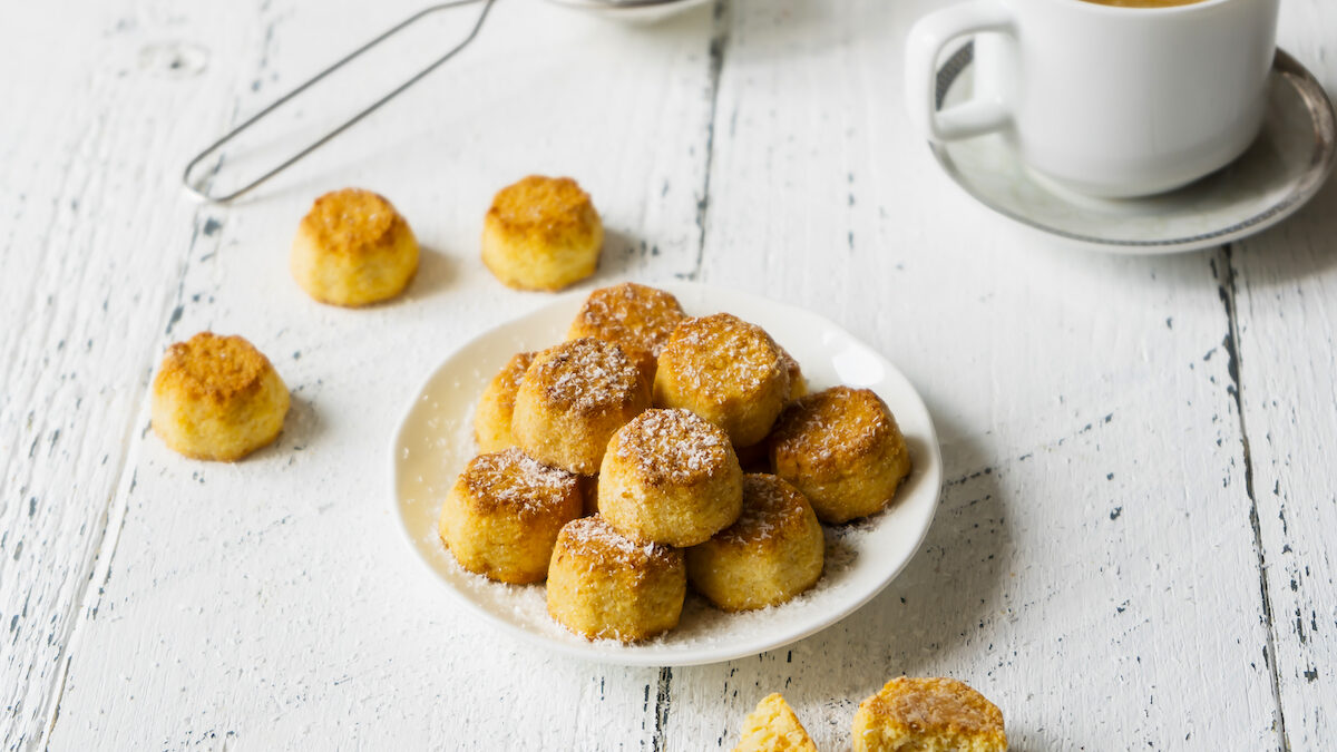 Consumer reminder: Sold at Auchan, Carrefour and Leclerc, these almond cakes contain hydrogen cyanide