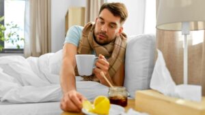 Cough syrup or honey-lemon mixture: which is better to soothe your throat? Dr. Kierzek's surprising answer