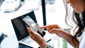 Digital hoarding: what your duplicates and useless photos reveal about you — a psychologist explains