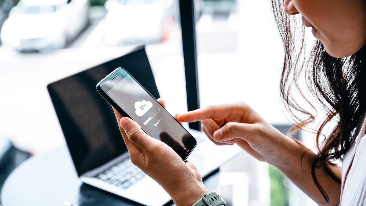 Digital hoarding: what your duplicates and useless photos reveal about you — a psychologist explains