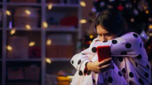 Falling back into the arms of your ex at Christmas: the “Holiday Ex” phenomenon explained