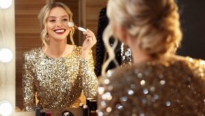 Here are 5 quick and easy make-up ideas to look your best on the evening of the 31st!