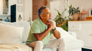 “If I had to do it again…”: these most frequent regrets that many admit at age 70
