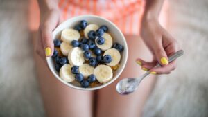 I'm an oncologist, and here are 3 simple foods that help lose weight and reduce cancer risk