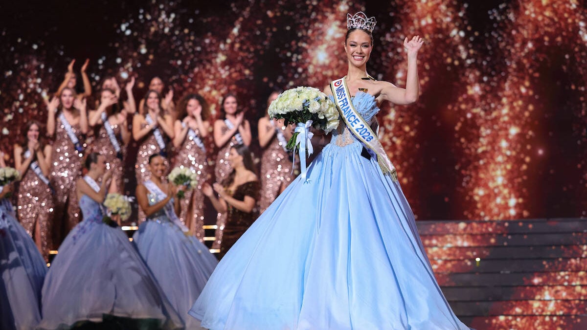 Newly elected, Miss France reveals her burn-out, and puts the mental health of young people at the heart of the debate