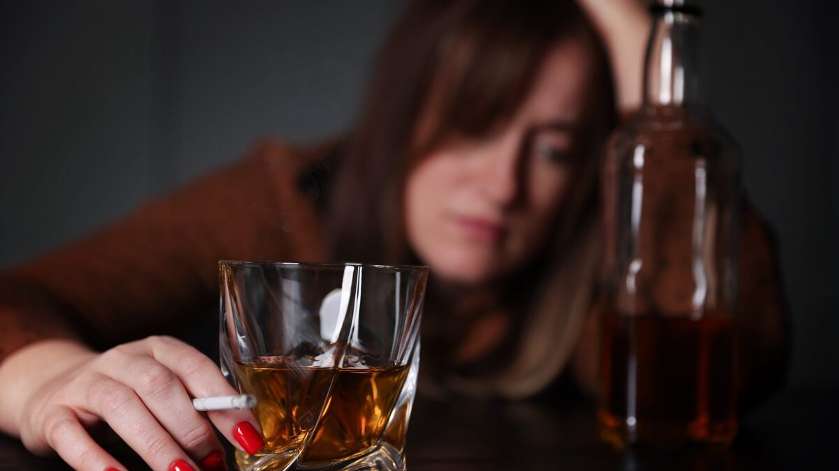 The French smoke less, drink too much and become more depressed, according to the latest survey by Public Health France