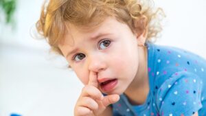 The “mother’s kiss”, this little-known gesture that saves lives