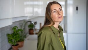 7 Daily Habits That Make You Look Older Without Even Realizing It