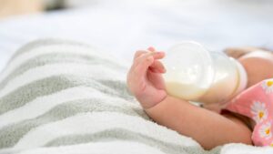 Contaminated infant milk: after two suspicious deaths, how to act quickly to protect your baby