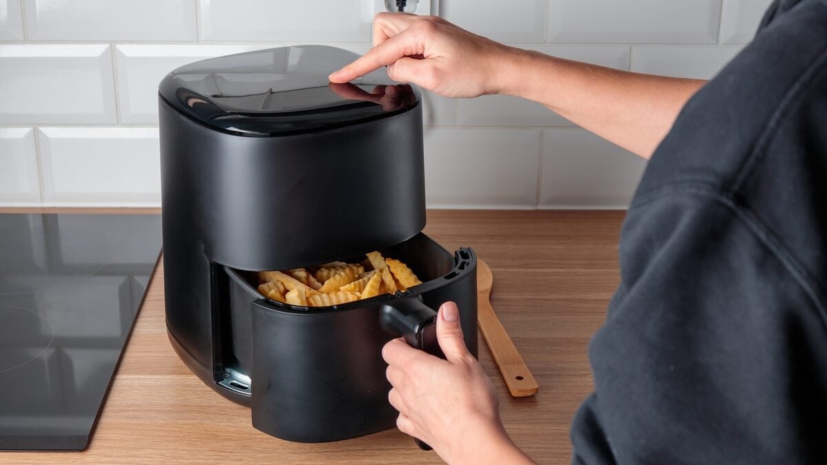Do you love fried foods? The airfryer pollutes indoor air up to 100 times less than traditional frying