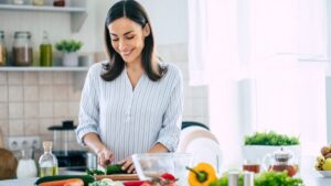 Does the key to losing weight lie in eating at a regular time? Our dietitian's opinion