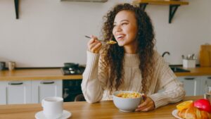 Extreme cold: what breakfast to eat when temperatures drop? Advice from a dietician