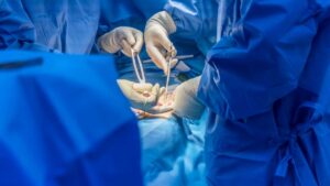 His hernia implant makes him suffer too much, actor Arnaud Denis calls for euthanasia