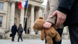Incest: this new law could finally prevent children from being forced to see their violent father