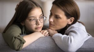 Inform or frighten? This common mistake made by parents in the face of today's dangers