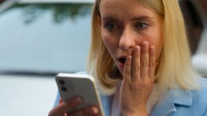 She discovers her husband's infidelity on a restaurant's TikTok account. How to cope when deception is exposed?